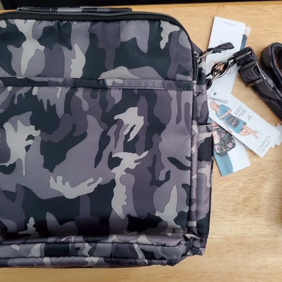 NWT Camo Midnight Lug Compass - Picture 4 of 11